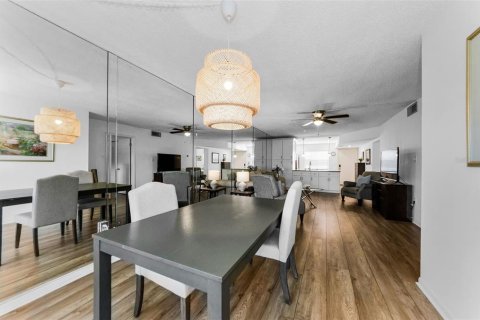 Condo in Dunedin, Florida, 2 bedrooms  № 1775102 - photo 26