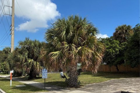 Terreno en venta en West Palm Beach, Florida № 2062625 - foto 2