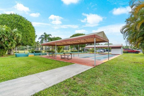 Condominio en venta en Lake Worth, Florida, 1 dormitorio, 90.02 m2 № 936714 - foto 1