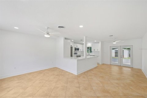 Купить виллу или дом в Венеция, Флорида 7 комнат, 109.25м2, № 1903690 - фото 10
