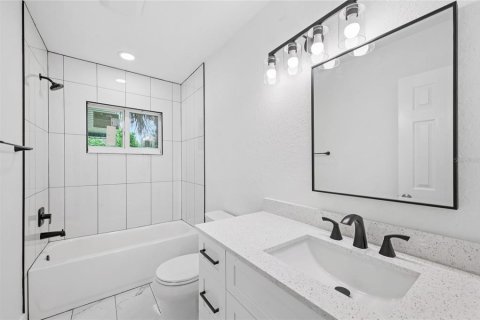 Купить виллу или дом в Венеция, Флорида 7 комнат, 109.25м2, № 1903690 - фото 24