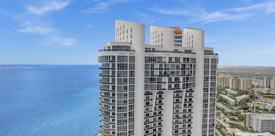 Condo in Sunny Isles Beach, Florida, 1 bedroom № 1890677