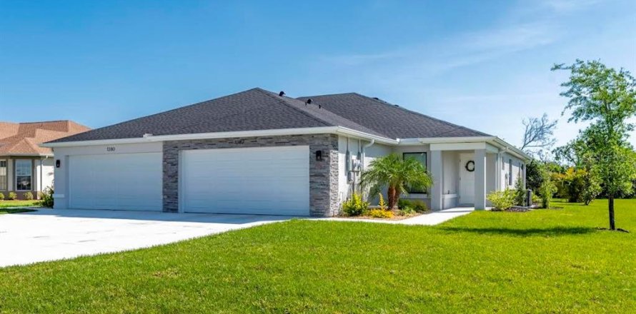 Commercial property in Punta Gorda, Florida 6 bedrooms, 269.79 sq.m. № 1336867