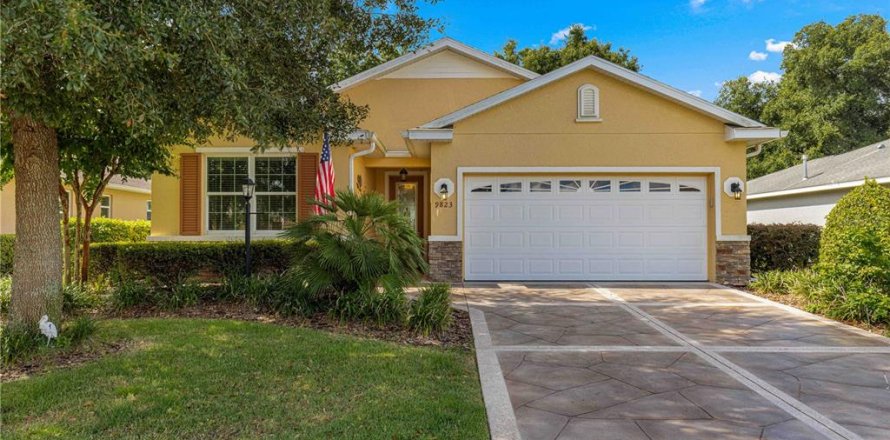 House in Ocala, Florida 2 bedrooms, 136.29 sq.m. № 1350255