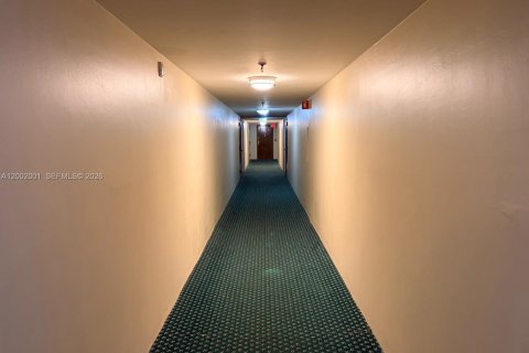 Купить кондоминиум в Майами, Флорида 2 спальни, 111.2м2, № 2090805 - фото 6