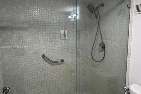 Купить кондоминиум в Майами, Флорида 2 спальни, 111.2м2, № 2090805 - фото 2