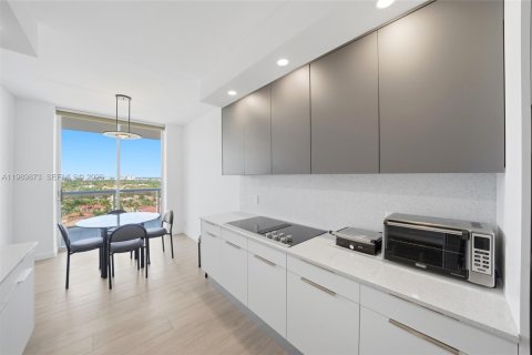 Condo in Aventura, Florida, 3 bedrooms № 2052019 - photo 14