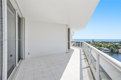 Condo in Aventura, Florida, 3 bedrooms № 2052019 - photo 9