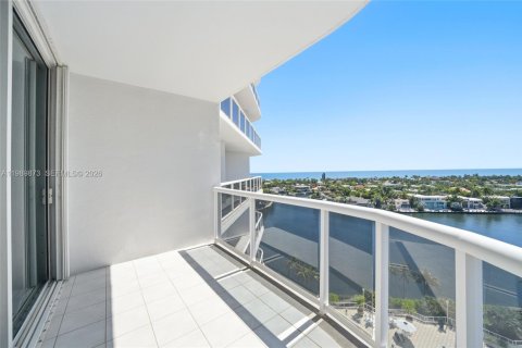 Condo in Aventura, Florida, 3 bedrooms № 2052019 - photo 6