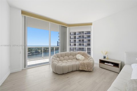 Condo in Aventura, Florida, 3 bedrooms № 2052019 - photo 21