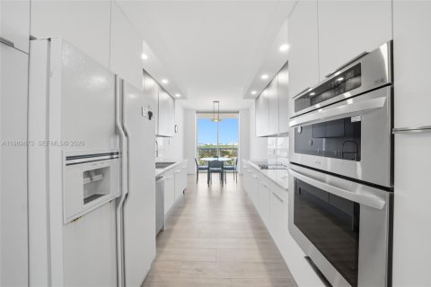 Condo in Aventura, Florida, 3 bedrooms № 2052019 - photo 16