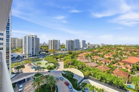 Condo in Aventura, Florida, 3 bedrooms № 2052019 - photo 11