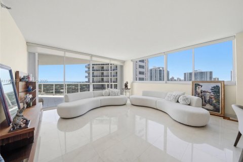 Condo in Aventura, Florida, 3 bedrooms № 2052019 - photo 2