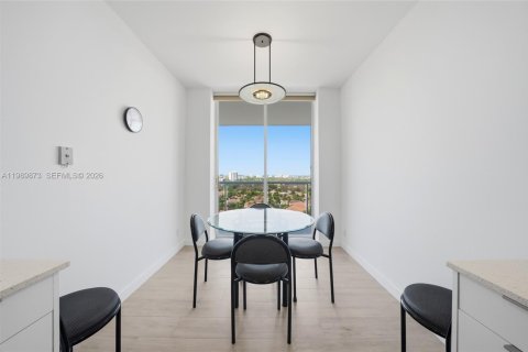 Condo in Aventura, Florida, 3 bedrooms № 2052019 - photo 15