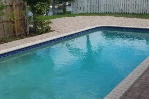 Villa ou maison à louer à Fort Lauderdale, Floride: 3 chambres, 145.86 m2 № 2280835 - photo 3