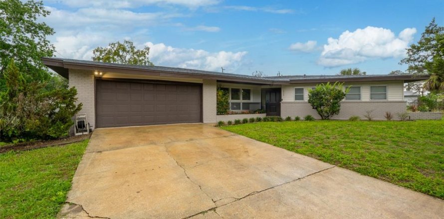 Casa en Titusville, Florida 3 dormitorios, 156.08 m2 № 2210644