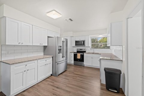 Casa en venta en Titusville, Florida, 3 dormitorios, 156.08 m2 № 2210644 - foto 3