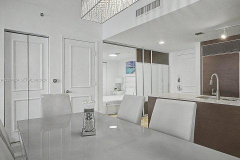 Condominio en alquiler en Miami, Florida, 2 dormitorios, 88.54 m2 № 2085586 - foto 5