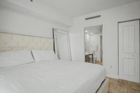 Condominio en alquiler en Miami, Florida, 2 dormitorios, 88.54 m2 № 2085586 - foto 10
