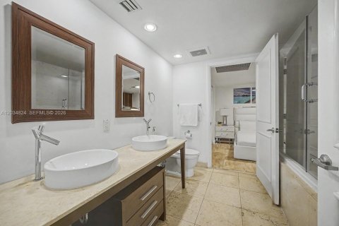 Condominio en alquiler en Miami, Florida, 2 dormitorios, 88.54 m2 № 2085586 - foto 12