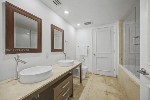 Condominio en alquiler en Miami, Florida, 2 dormitorios, 88.54 m2 № 2085586 - foto 11