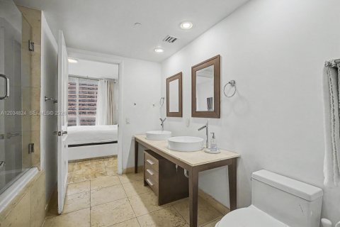 Condominio en alquiler en Miami, Florida, 2 dormitorios, 88.54 m2 № 2085586 - foto 13