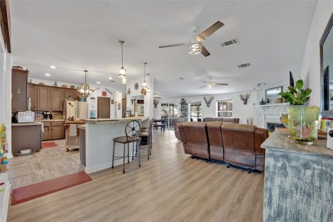 House in Eustis, Florida 4 bedrooms, 286.88 sq.m. № 1757498 - photo 9