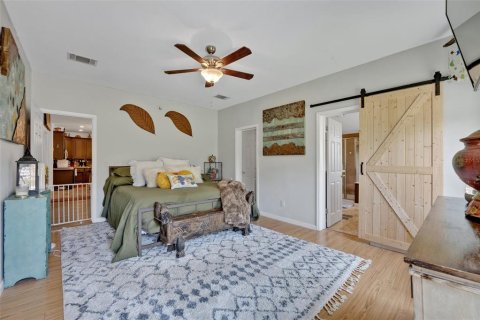 House in Eustis, Florida 4 bedrooms, 286.88 sq.m. № 1757498 - photo 20