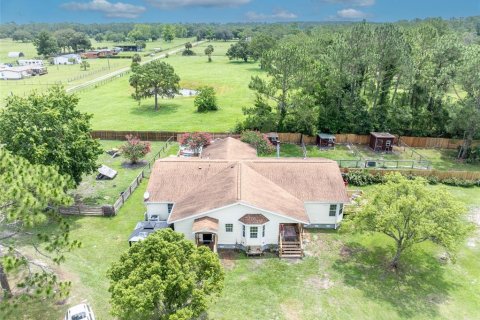 House in Eustis, Florida 4 bedrooms, 286.88 sq.m. № 1757498 - photo 2