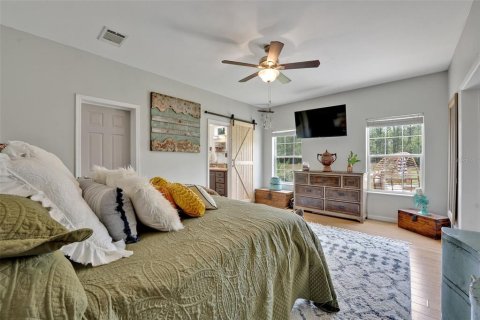 House in Eustis, Florida 4 bedrooms, 286.88 sq.m. № 1757498 - photo 19