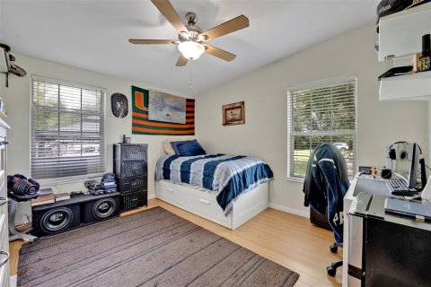 House in Eustis, Florida 4 bedrooms, 286.88 sq.m. № 1757498 - photo 25
