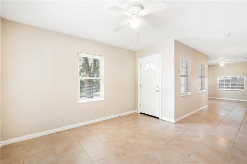Casa en alquiler en Tampa, Florida, 2 dormitorios, 80.36 m2 № 1910454 - foto 4