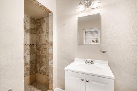 Casa en alquiler en Tampa, Florida, 2 dormitorios, 80.36 m2 № 1910454 - foto 19