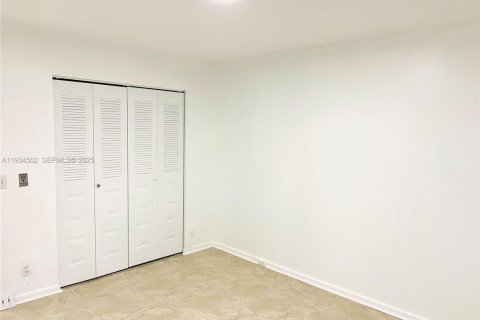 Condominio en alquiler en Pembroke Pines, Florida, 2 dormitorios, 88.54 m2 № 1993836 - foto 6