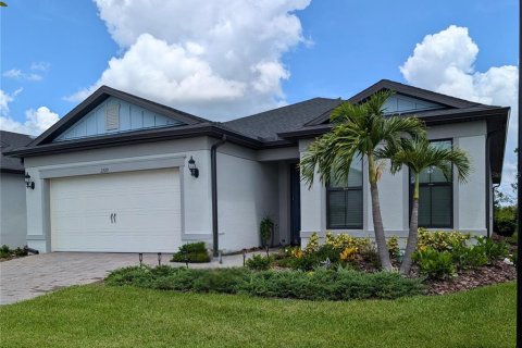 House in North Port, Florida 2 bedrooms, 174.84 sq.m. № 1789597 - photo 1