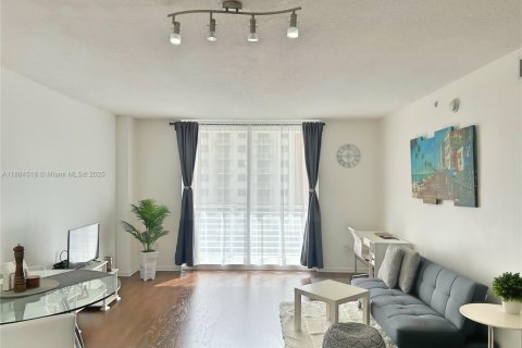 Condo in Aventura, Florida, 1 bedroom  № 1930078 - photo 3