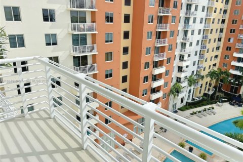 Condo in Aventura, Florida, 1 bedroom  № 1930078 - photo 9