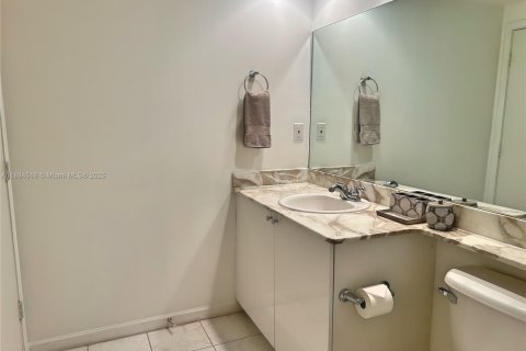 Condo in Aventura, Florida, 1 bedroom  № 1930078 - photo 15