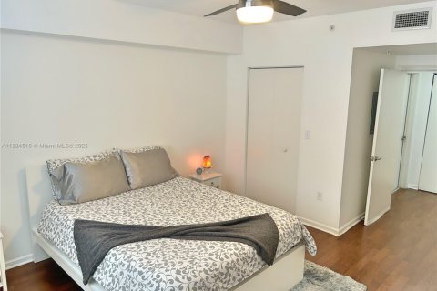 Condo in Aventura, Florida, 1 bedroom  № 1930078 - photo 11