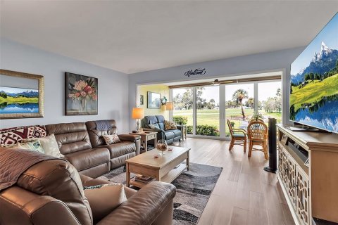Condo in Bradenton, Florida, 2 bedrooms  № 1898421 - photo 10