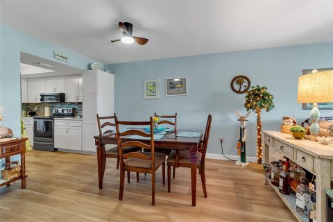 Condo in Bradenton, Florida, 2 bedrooms  № 1898421 - photo 18