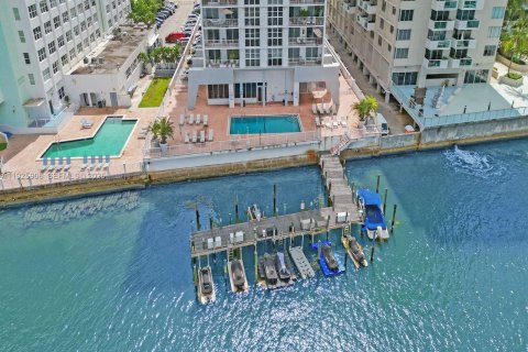 Купить кондоминиум в Майами-Бич, Флорида 2 спальни, 114.64м2, № 1984443 - фото 30