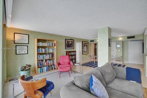 Купить кондоминиум в Майами-Бич, Флорида 2 спальни, 114.64м2, № 1984443 - фото 9