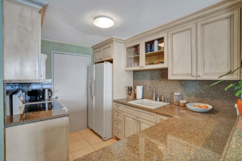 Купить кондоминиум в Майами-Бич, Флорида 2 спальни, 114.64м2, № 1984443 - фото 16