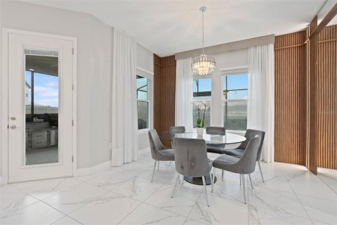 House in Winter Garden, Florida 5 bedrooms, 360.27 sq.m. № 1690526 - photo 24