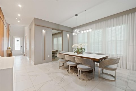 House in Winter Garden, Florida 5 bedrooms, 360.27 sq.m. № 1690526 - photo 10