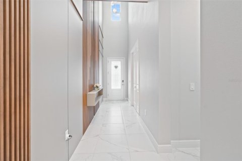 House in Winter Garden, Florida 5 bedrooms, 360.27 sq.m. № 1690526 - photo 5