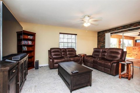 Casa en alquiler en Punta Gorda, Florida, 3 dormitorios, 161.56 m2 № 930846 - foto 9