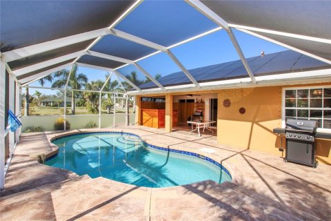 Casa en alquiler en Punta Gorda, Florida, 3 dormitorios, 161.56 m2 № 930846 - foto 2