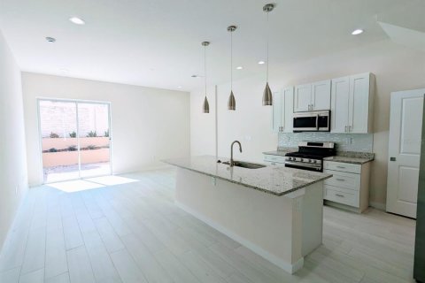 Townhouse in Kissimmee, Florida 3 bedrooms, 143.72 sq.m. № 1150339 - photo 3